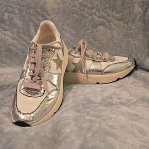 Miim Silver & White Women's Sneakers, Size 7.5